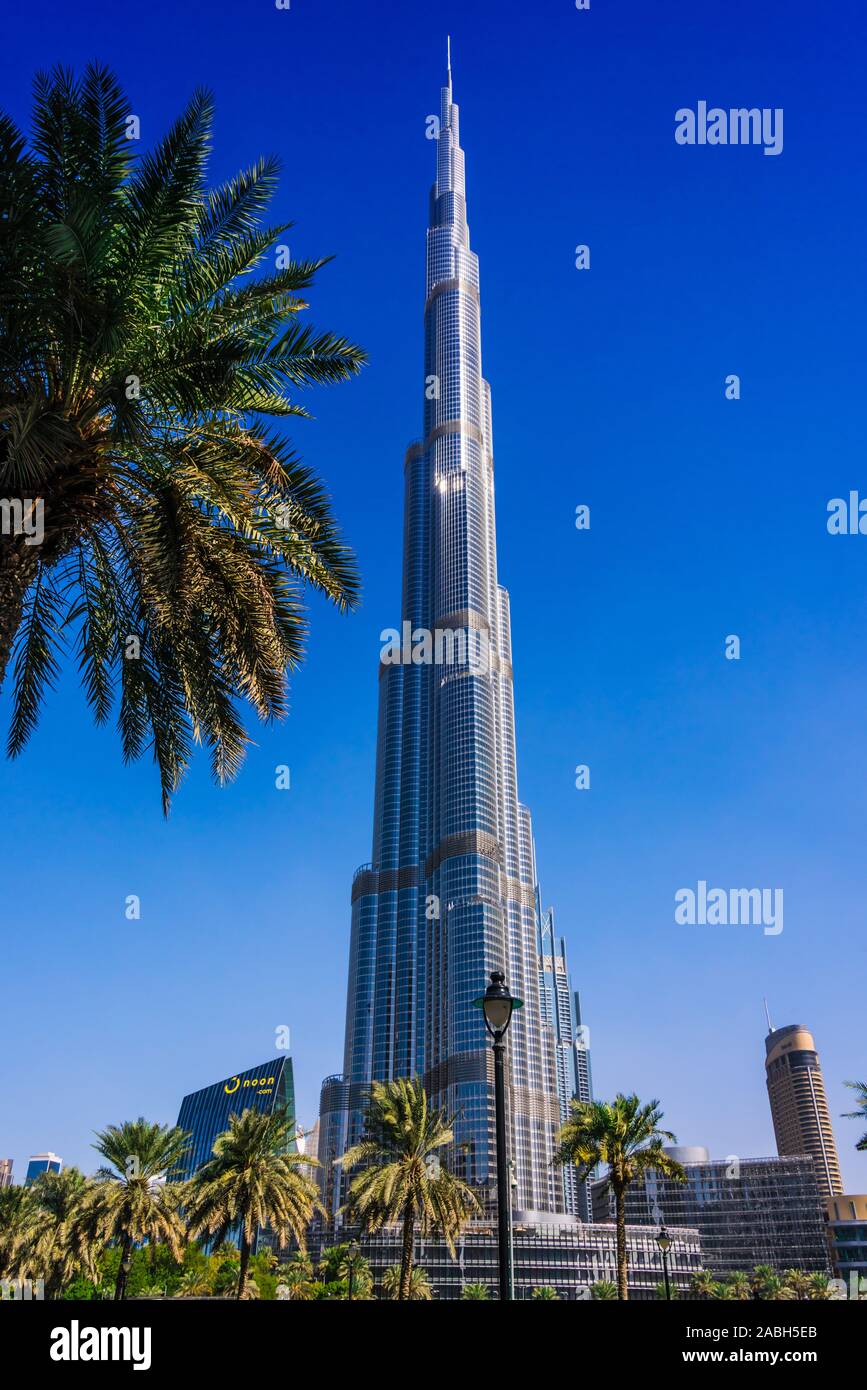 DUBAI, UNITED ARAB EMIRATES - FEB 7, 2019: Burj Khalifa or Khalifa Tower, the tallest building in the world, by night, Dubai, United Arab Emirates. Stock Photo