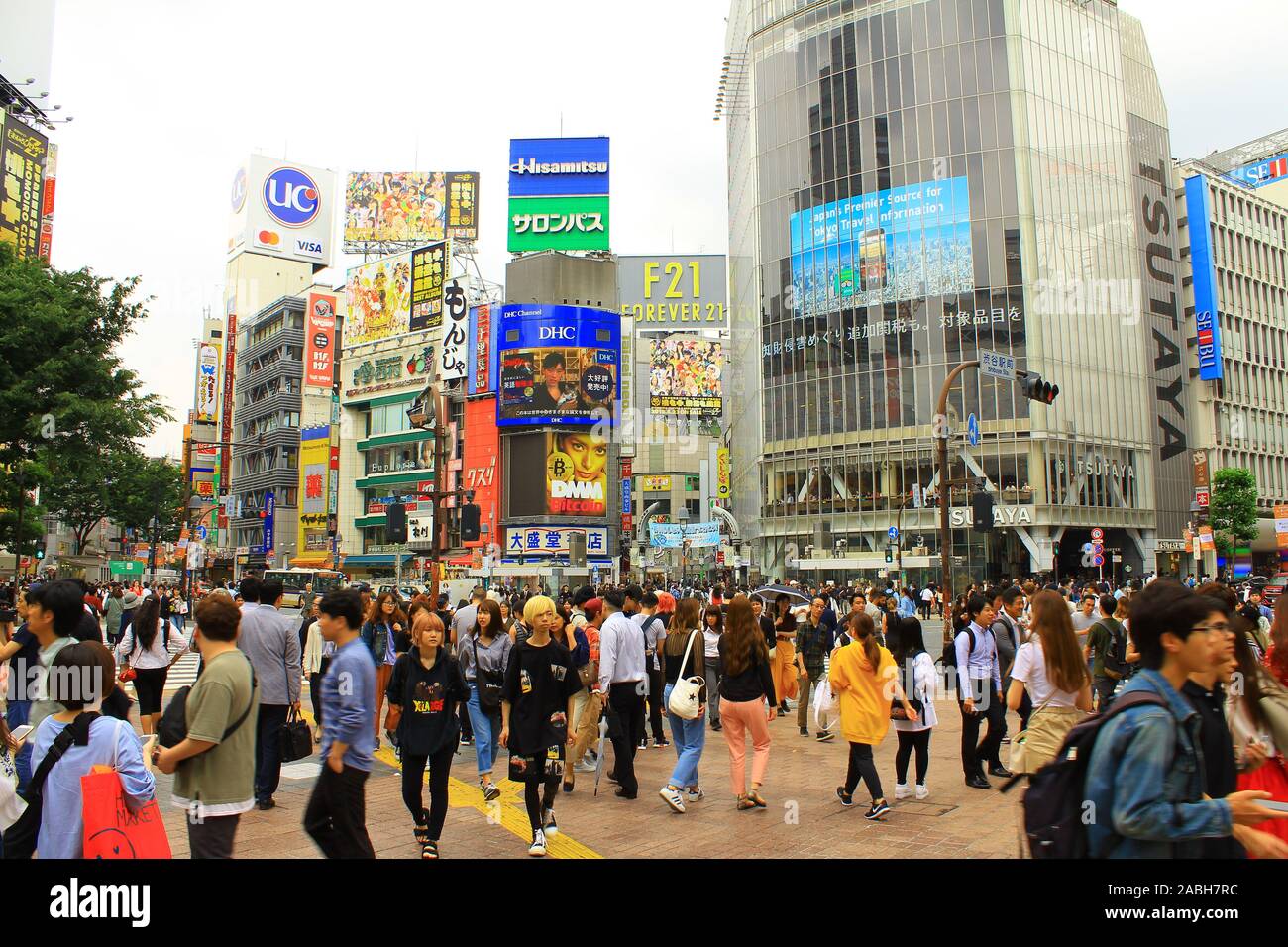 Shibuya Tokyo Japan May 30th 18 Shibuya Crossing With Lots Of Pedestrians Shibuya Crossing Is One Of The Busiest Crosswalks In The World Stock Photo Alamy