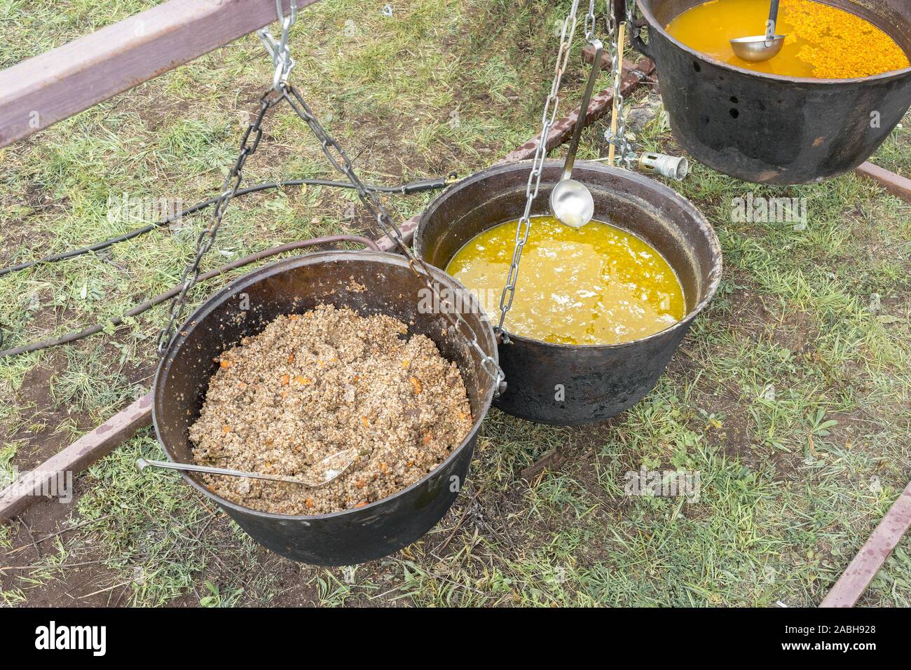 Cast iron chains hi-res stock photography and images - Alamy