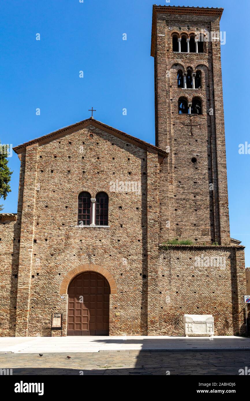 The Basilica of San Francesco in Ravenna. Emilia-Romagna, Italy Stock Photo