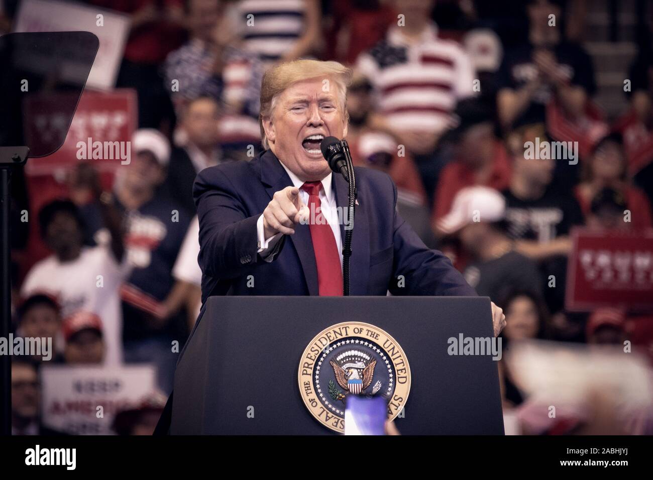 Sunrise, USA. 26th Nov, 2019. President Donald J Trump speaking at the 2020 Keep America Great Rally at the BB&T Center on November 26 2019 in Sunrise, Florida. Credit: The Photo Access/Alamy Live News Stock Photo