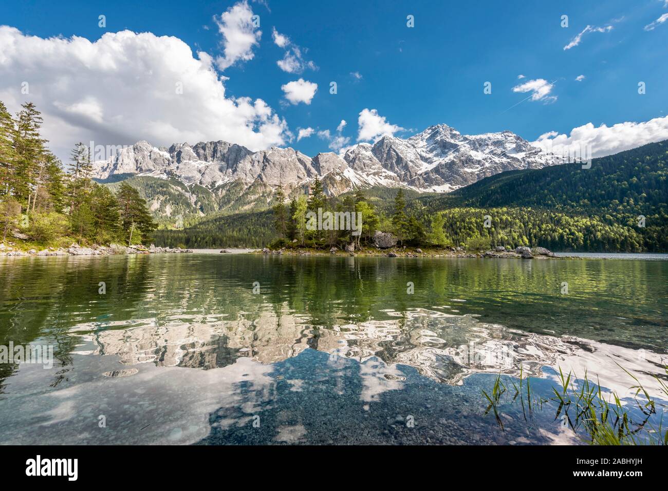 Eibsee lake and Zugspitze massif with Zugspitze, Wetterstein range ...