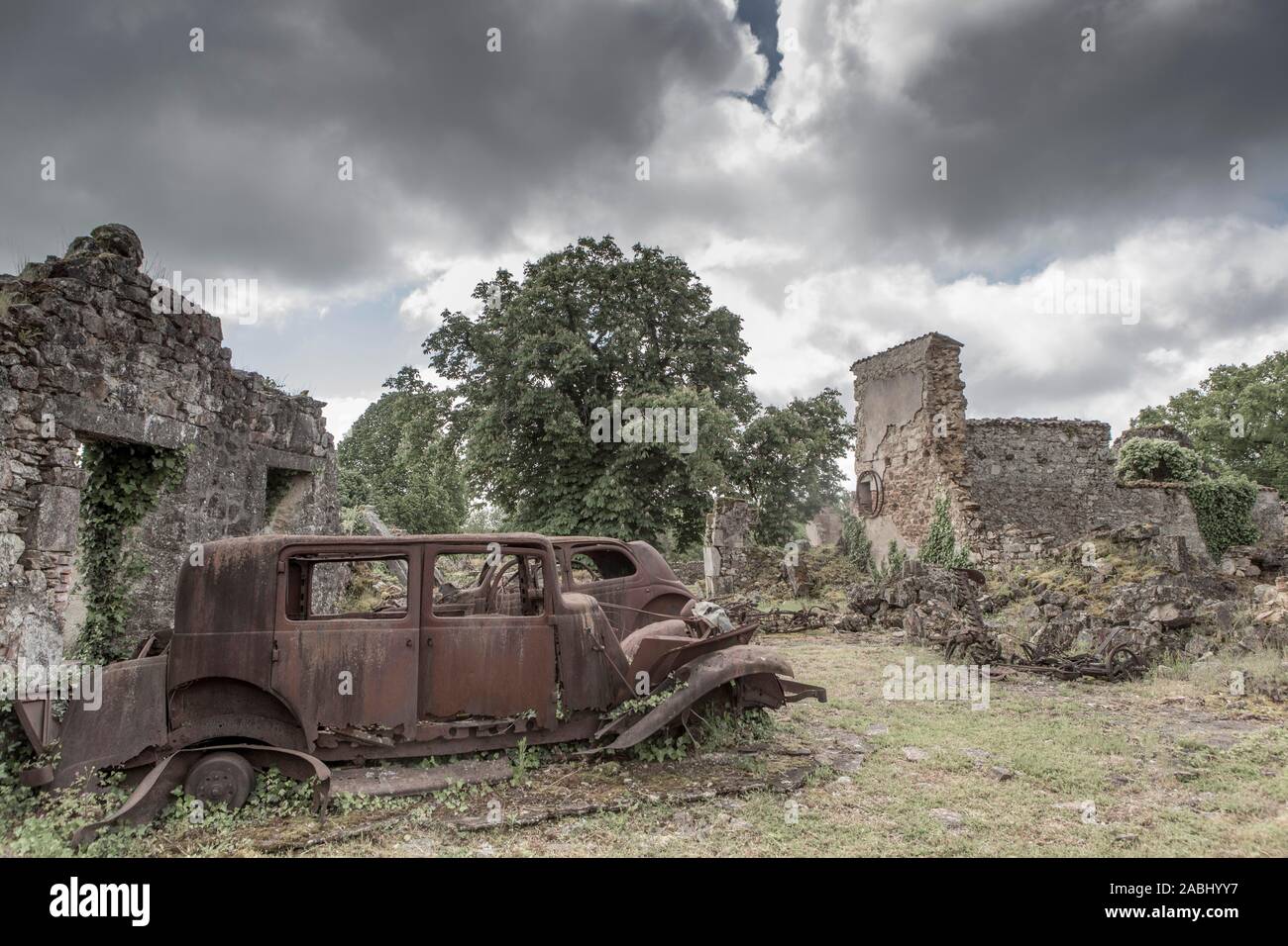 oradour-sur-glane-village-ruins-destroyed-during-world-war-ii-1944