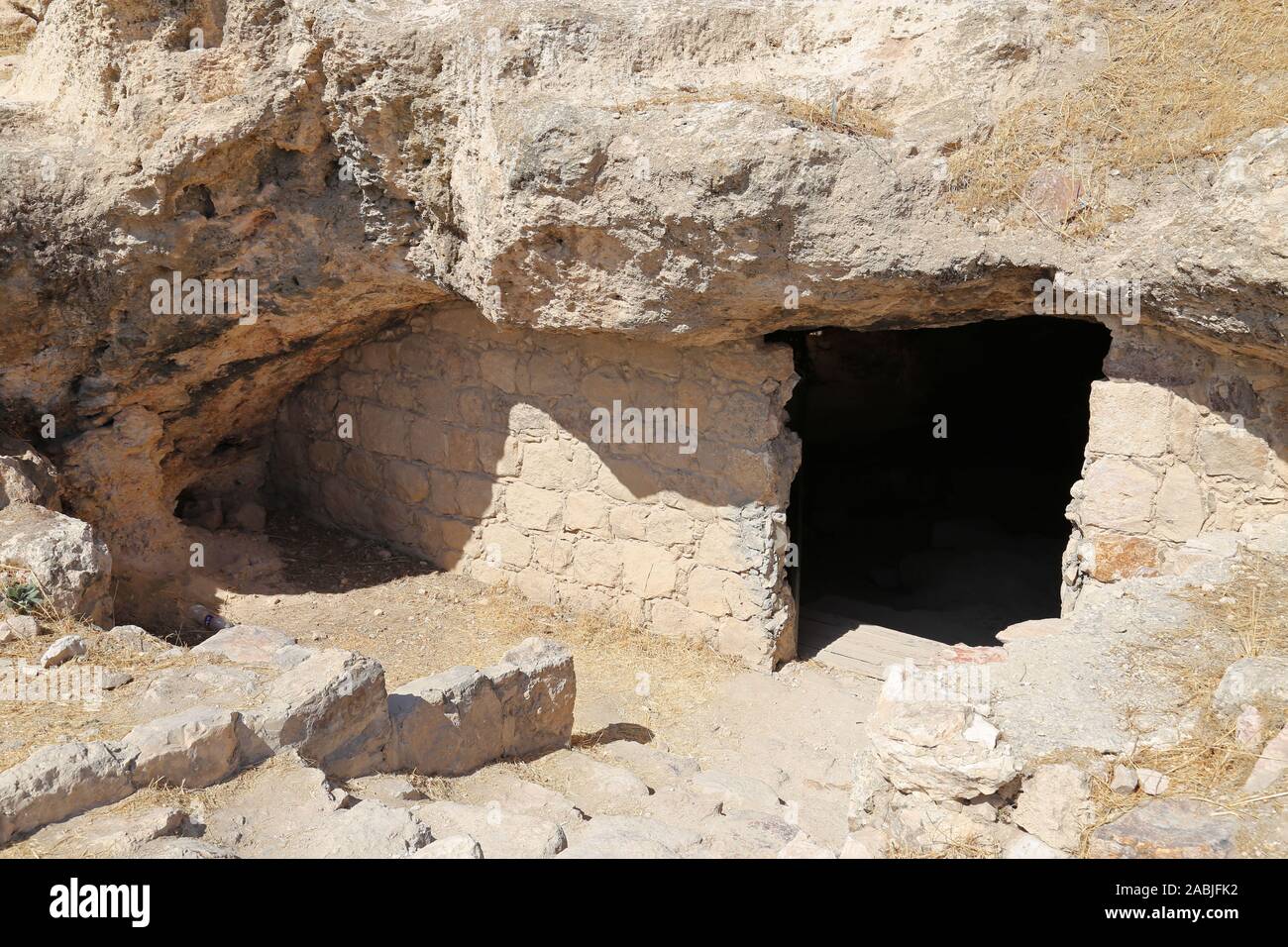 Early Bronze Age Cave, Citadel, Ali Ben Al Hussein Street, Jabal Al