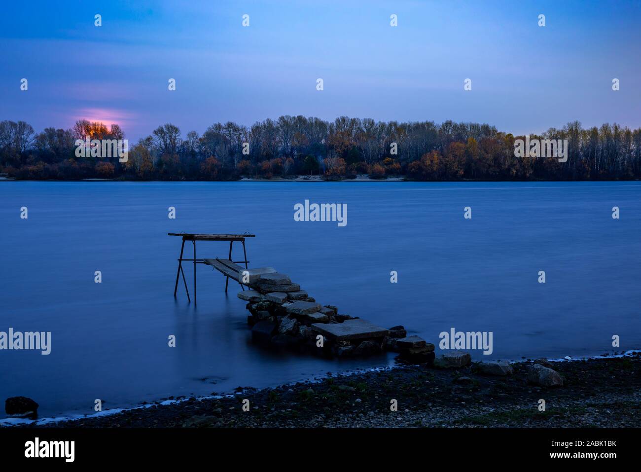 Clouds cover moon partially hi-res stock photography and images - Alamy