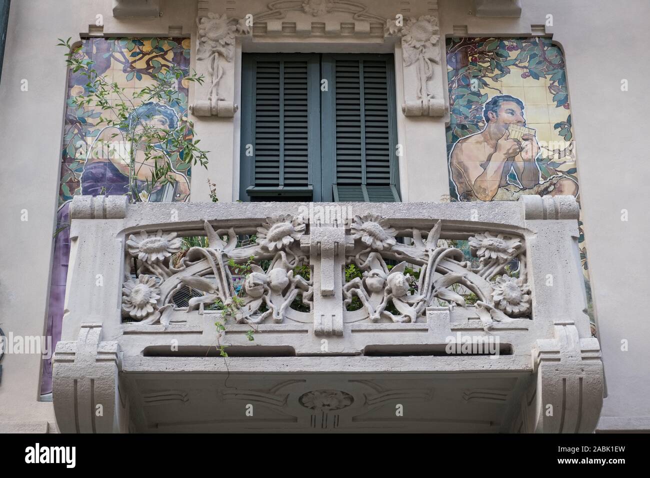Italy, Milan: Casa Galimberti, Art Nouveau-style building (Stile Liberty in Italian). Detail of the facade: balcony Stock Photo