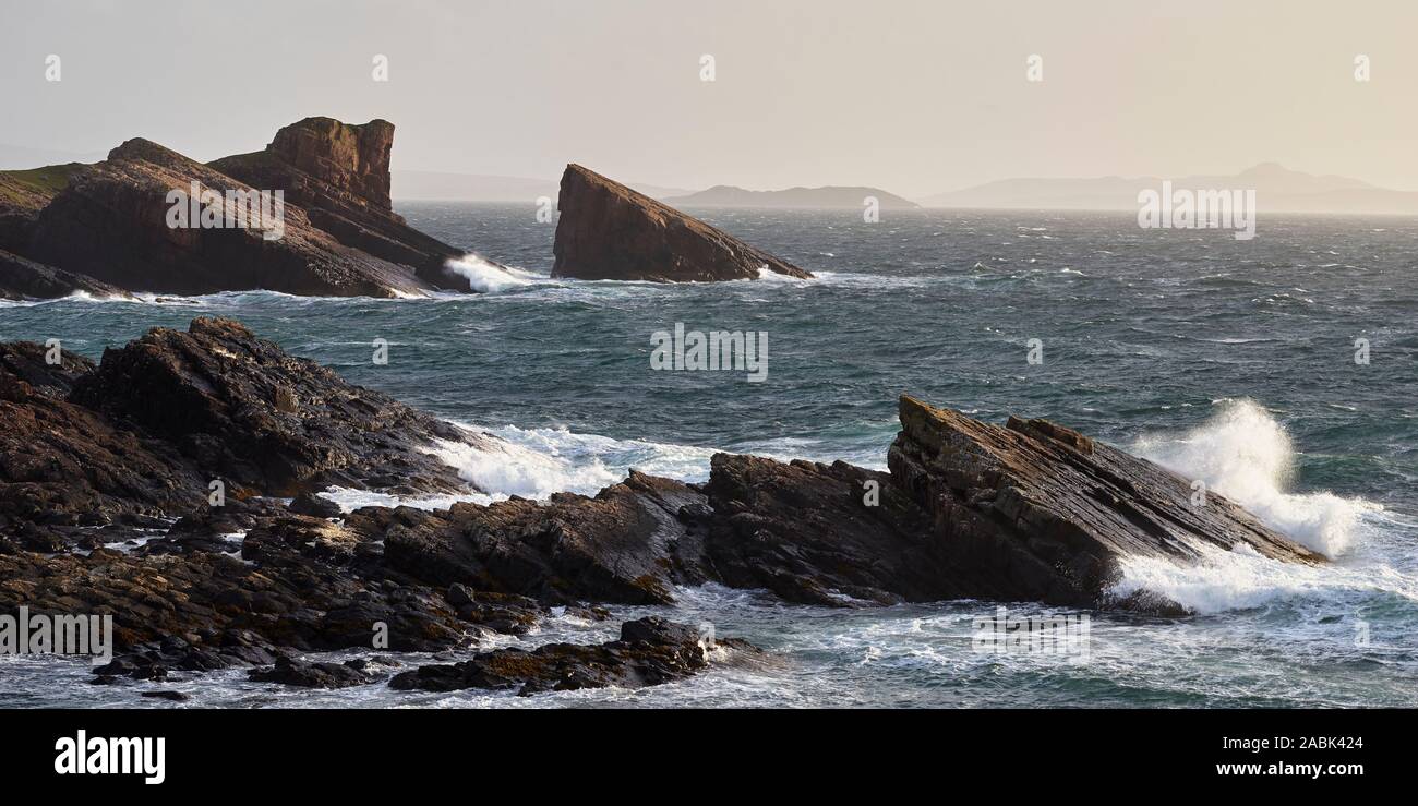 Rough seas at Split Rock, Clachtoll, Assynt, Sutherland, Highland, Scotland Stock Photo
