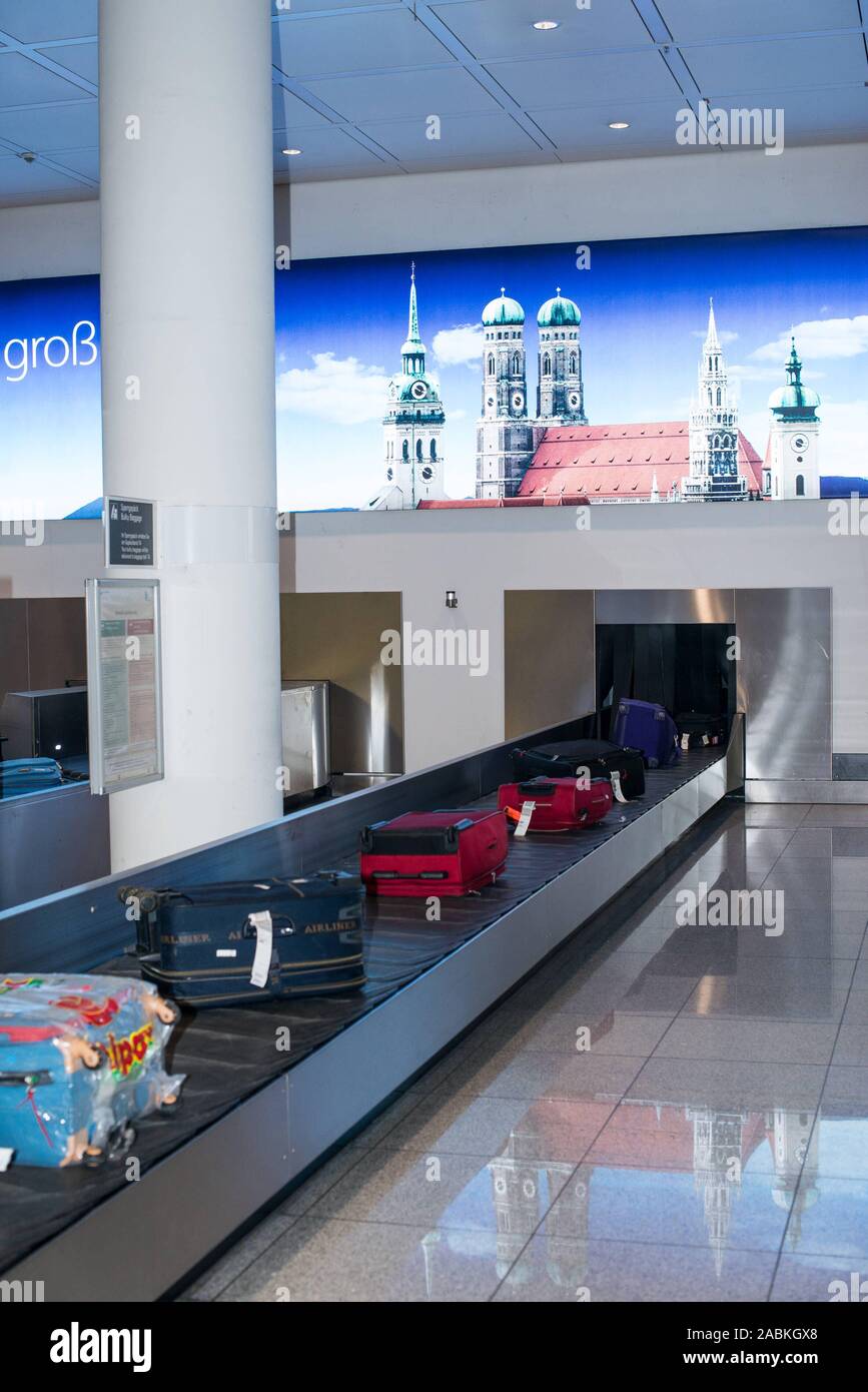 Registered luggage hires stock photography and images Alamy