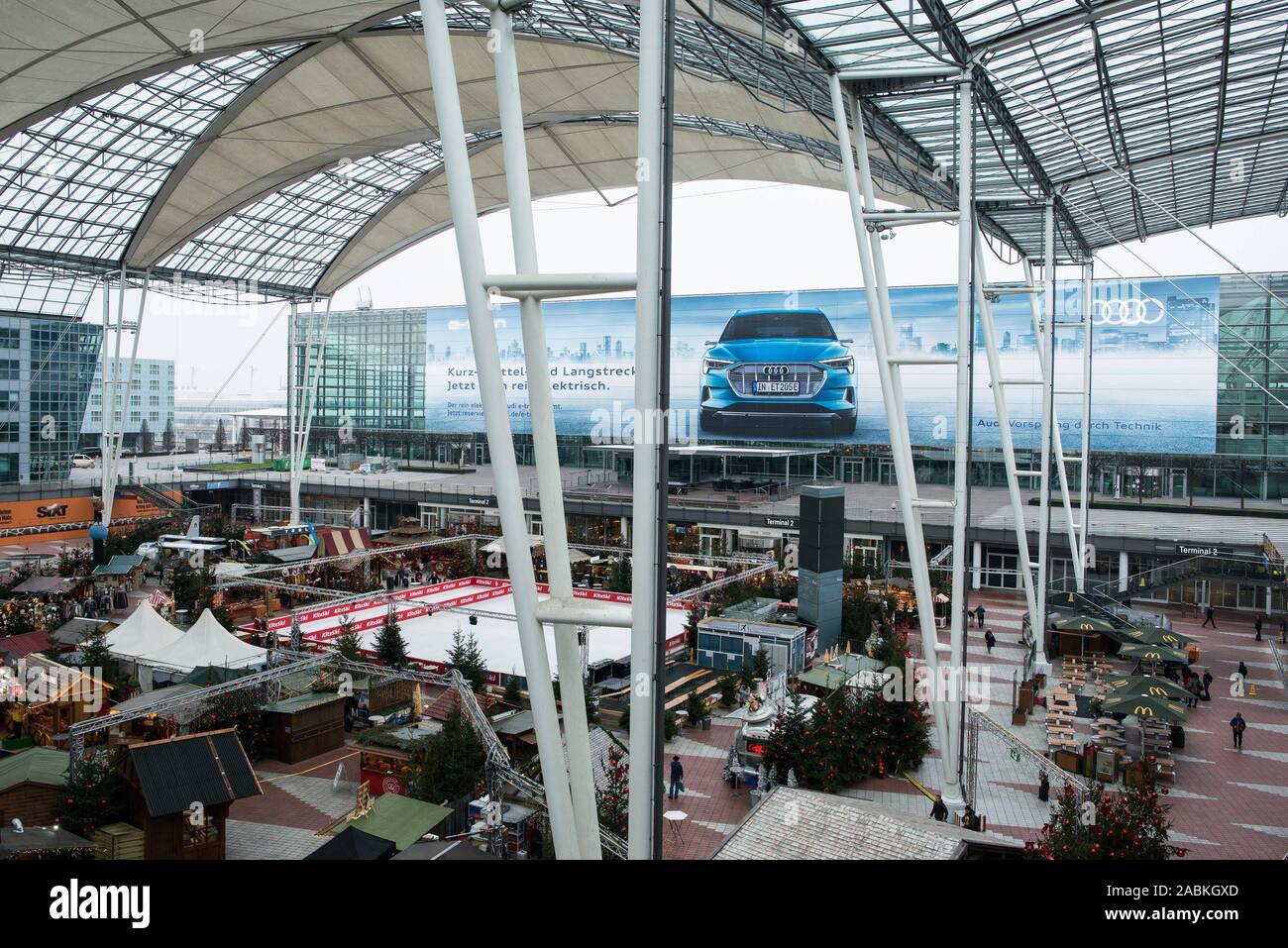 View of the entrance hall between Terminals 1 and 2 at Munich Airport