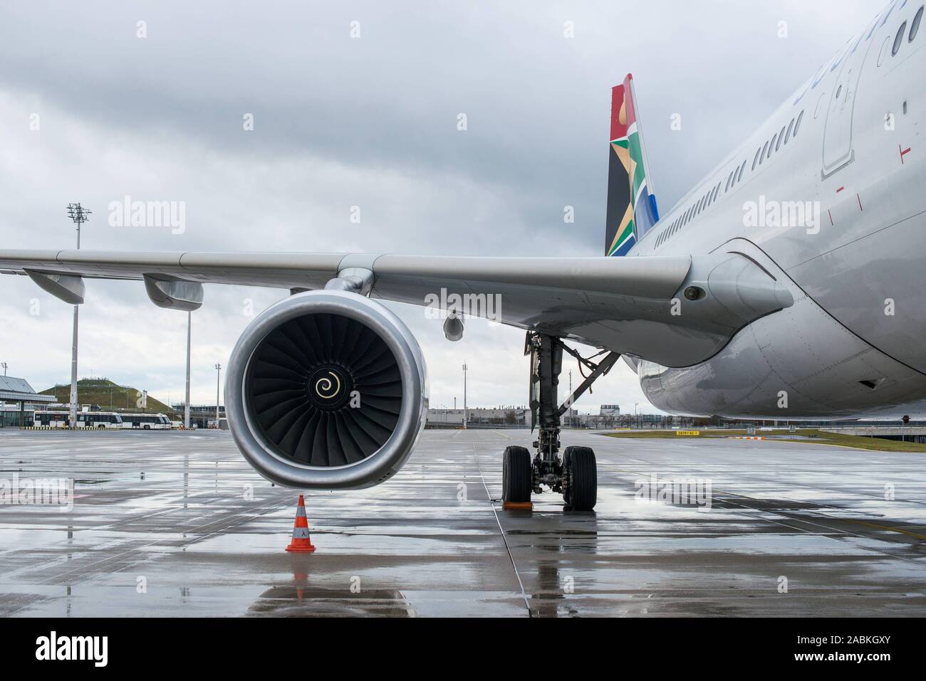 Apron of Munich Airport [automated translation] Stock Photo Alamy