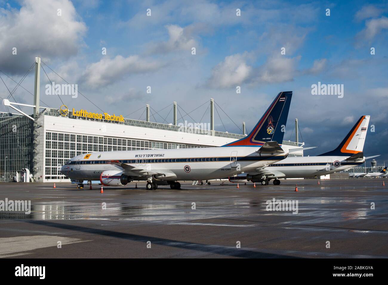 Apron of Munich Airport [automated translation] Stock Photo Alamy