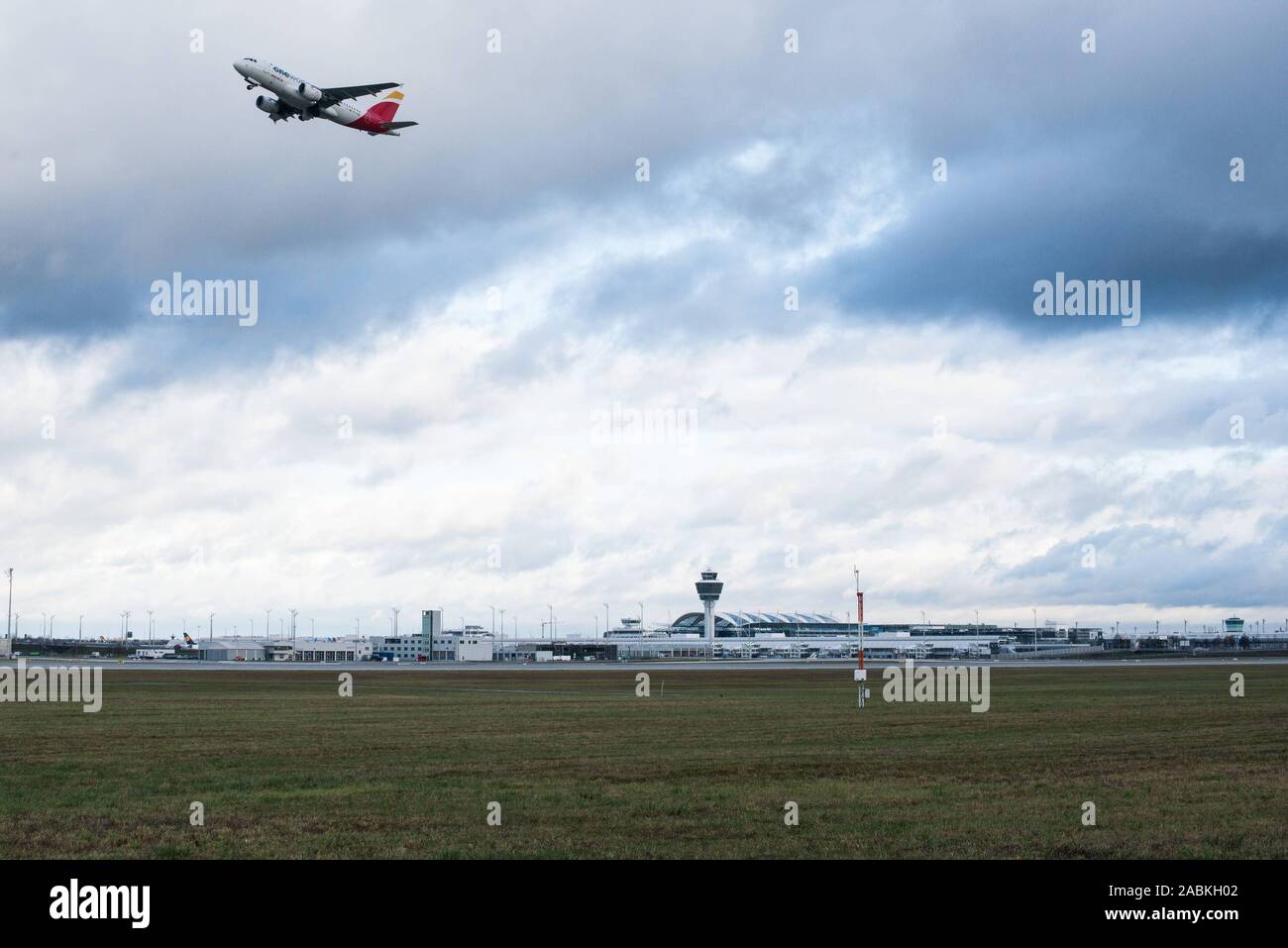 Apron of Munich Airport [automated translation] Stock Photo Alamy
