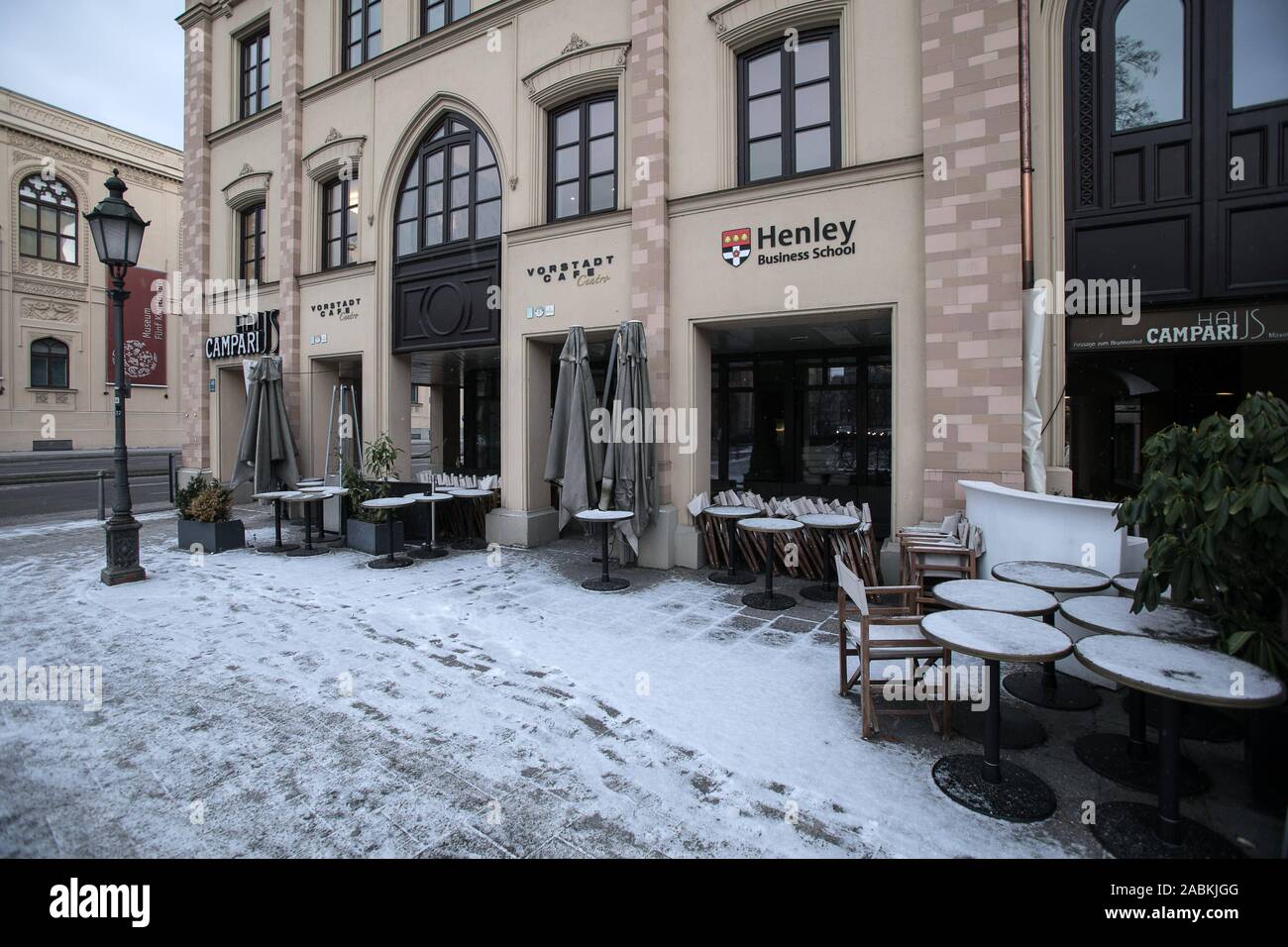 The Centro suburban café in the Campari House on the corner of  Maximilianstrasse / Altstadtring, closed due to insolvency. [automated  translation] Stock Photo - Alamy