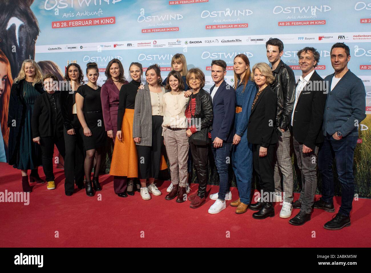 The Complete Cast Of The Film Ostwind Aris Ankunft Poses On The Red Carpet On Sunday The Complete Cast Of The Film Ostwind Aris Ankunft Poses On The Red Carpet On Sunday