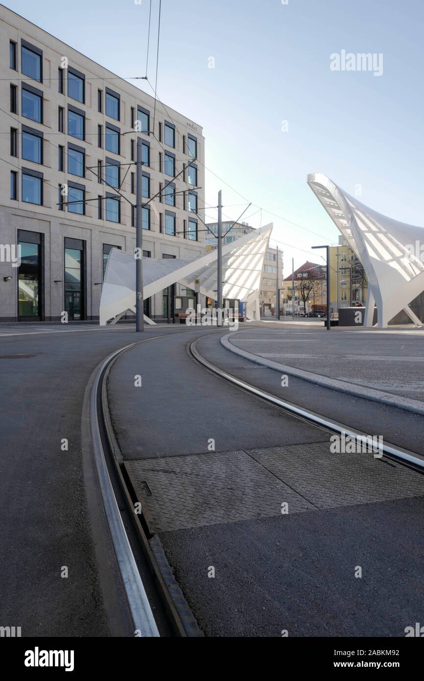 The tram stop "Schwabinger Tor" at Leopoldstraße 190 with a roof construction by Munich architects Felix Fischer Architekten. [automated translation] Stock Photo