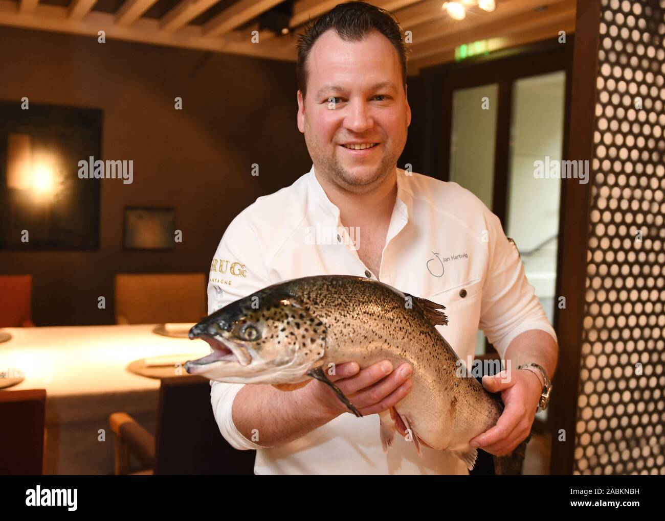 Jan Hartwig Chef At The Restaurant Atelier In The Bayerischer Hof In Munich Presents A Salmon For Ash Wednesday Automated Translation Stock Photo Alamy
