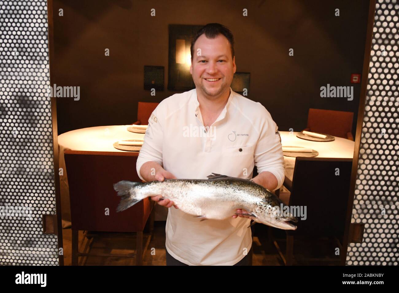 Jan Hartwig Chef At The Restaurant Atelier In The Bayerischer Hof In Munich Presents A Salmon For Ash Wednesday Automated Translation Stock Photo Alamy