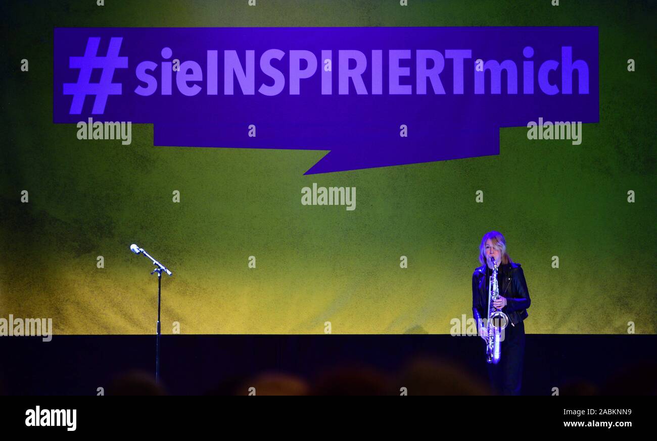 The musician Stephanie Lottermoser plays at the cultural festival '#sieINSPIRIERTmich' in Munich's Muffathalle on International Women's Day and on the occasion of the 100th anniversary of women's suffrage. [automated translation] Stock Photo