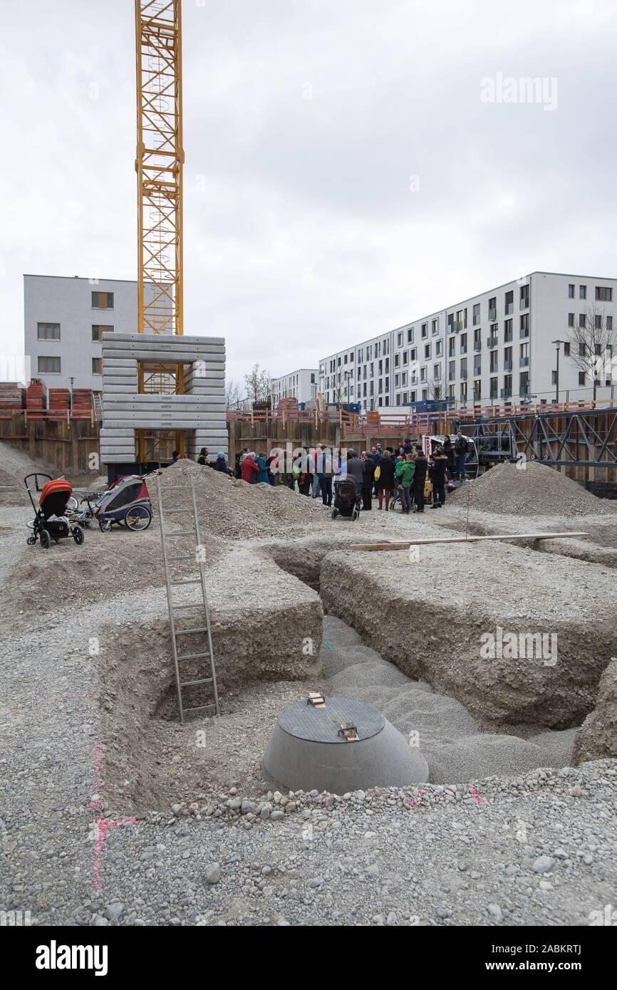 Laying of the foundation stone for San Riemo, the first house project of the housing cooperative 'Kooperative Großstadt' at the corner of Heinrich-Böll-/ Elisabeth-Mann-Borgese-Straße in Riem. [automated translation] Stock Photo