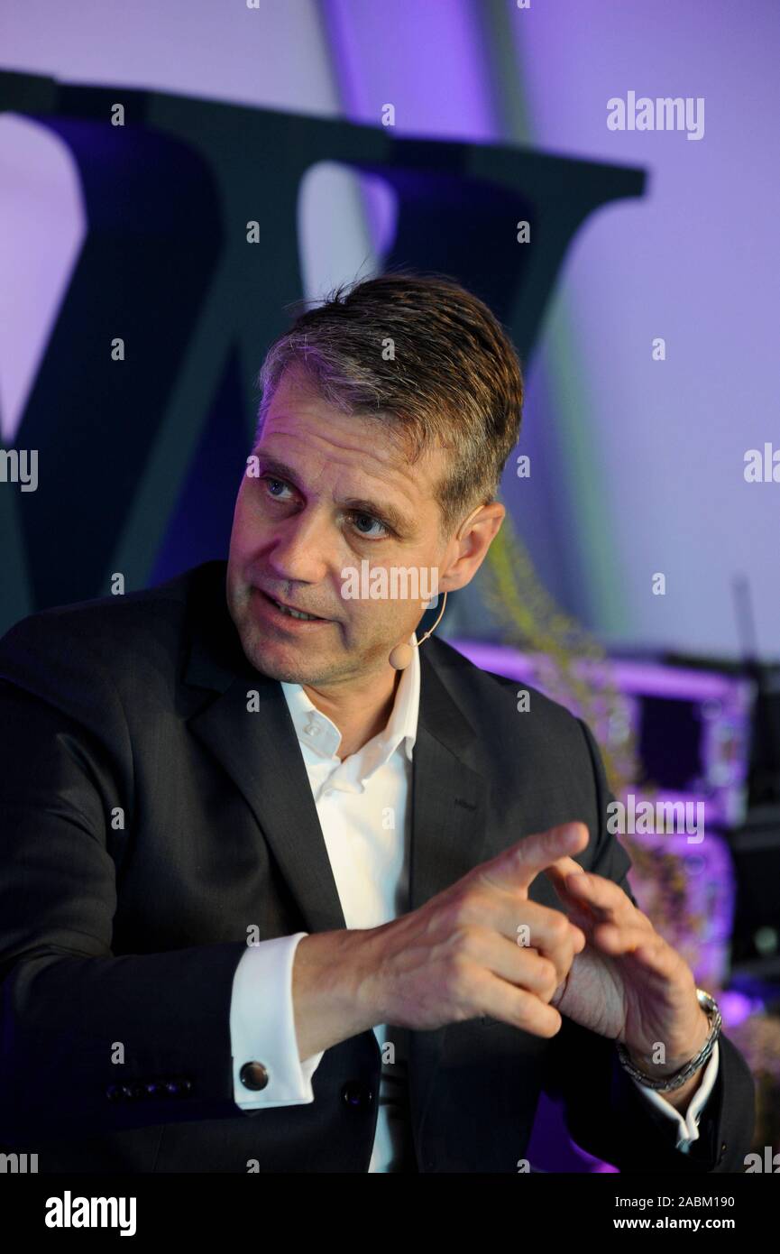 Philip Wenzel (BMW) at the Fishbowl at the Plan-W-Congress in the Factory Görlitzer Park in Berlin. [automated translation] Stock Photo