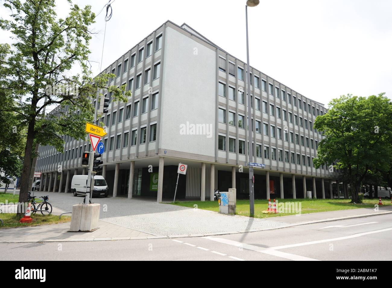 The Goethe-Institut Munich is now moving into the listed office building on  the Oskar-von Miller Ring 18. [automated translation] Stock Photo - Alamy