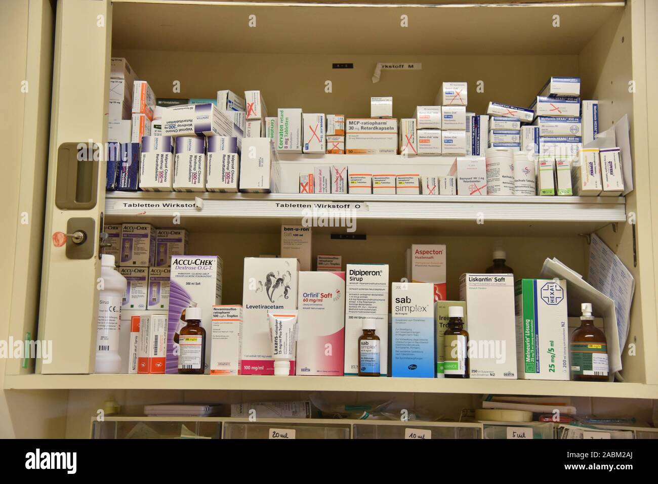 Medication in a nursing ward at the Bogenhausen hospital. [automated