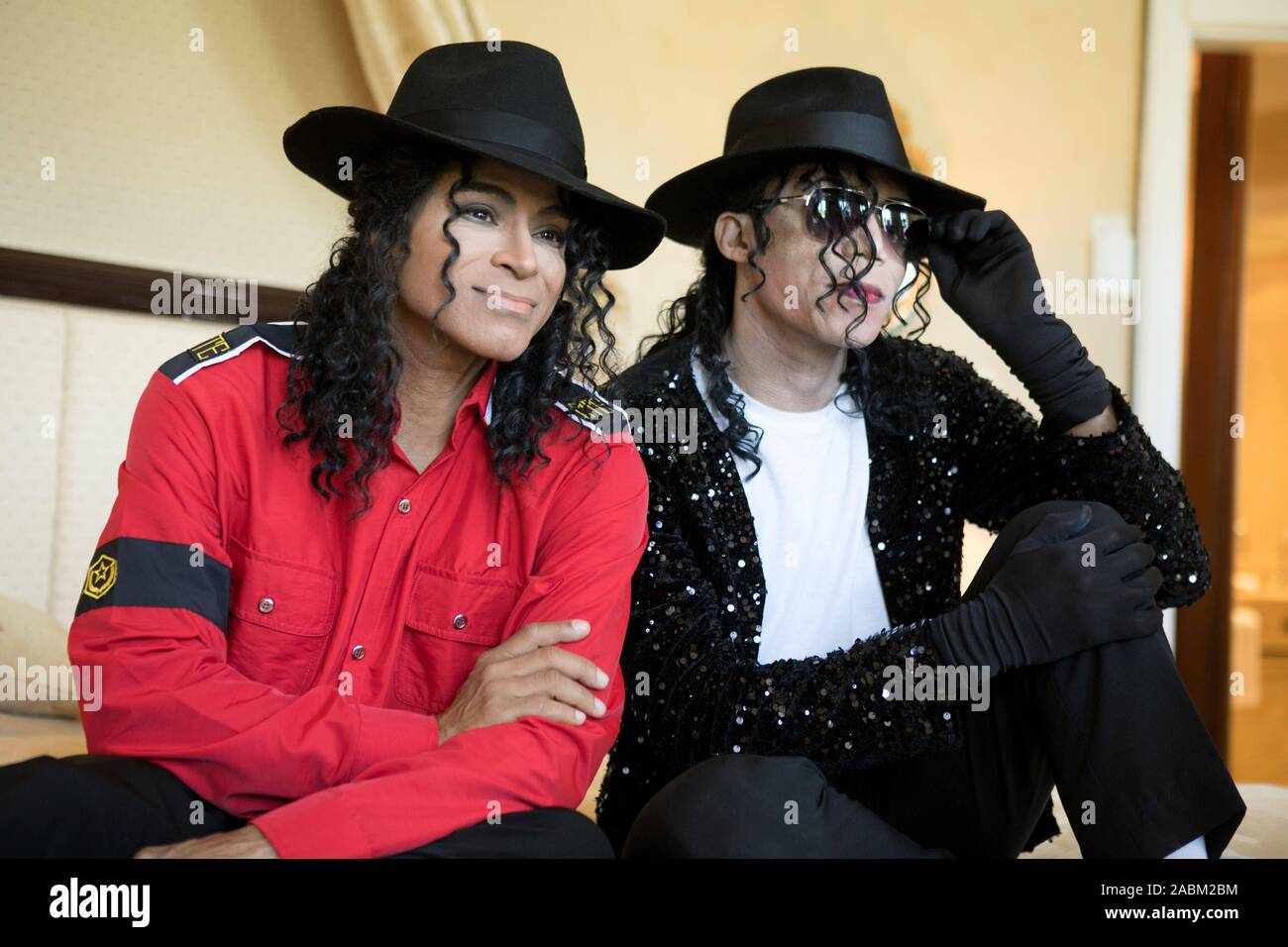 Memorial service with two Michael Jackson actors from the musical: Beat it!  in front of and in the Hotel Bayerischer Hof on the 10th anniversary of the  death of the US-American pop