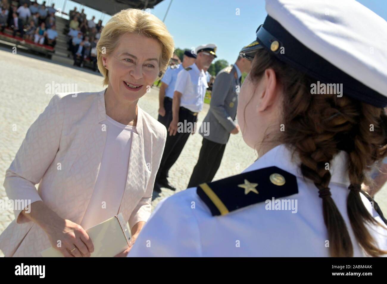 Festive promotion appeal for prospective officers of the University of the Federal Armed Forces with Federal Defence Minister Ursula von der Leyen (l.) in the courtyard of Nymphenburg Castle. [automated translation] Stock Photo