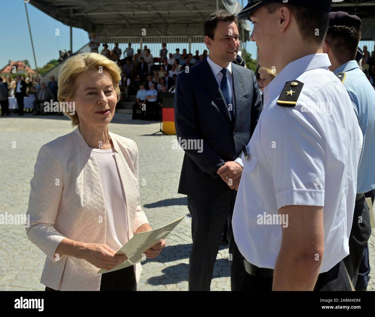 Festive promotion appeal for prospective officers of the University of the Federal Armed Forces with Federal Defence Minister Ursula von der Leyen (pictured with State Minister Georg Eisenreich) in the courtyard of Nymphenburg Palace. [automated translation] Stock Photo