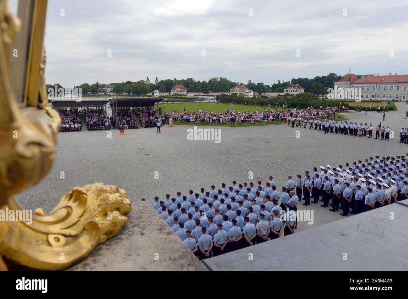 The Federal Minister of Defence, Dr. Ursula von der Leyen, promoted 521 officer candidates, 74 of them female, to lieutenant at sea in front of Nymphenburg Palace and thus to the first rank of officer. [automated translation] Stock Photo