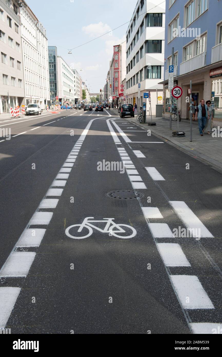 New cycle path in the Schwanthalerstraße between Martin Greif- and Paul-Heyse-Straße for a traffic experiment. [automated translation] Stock Photo