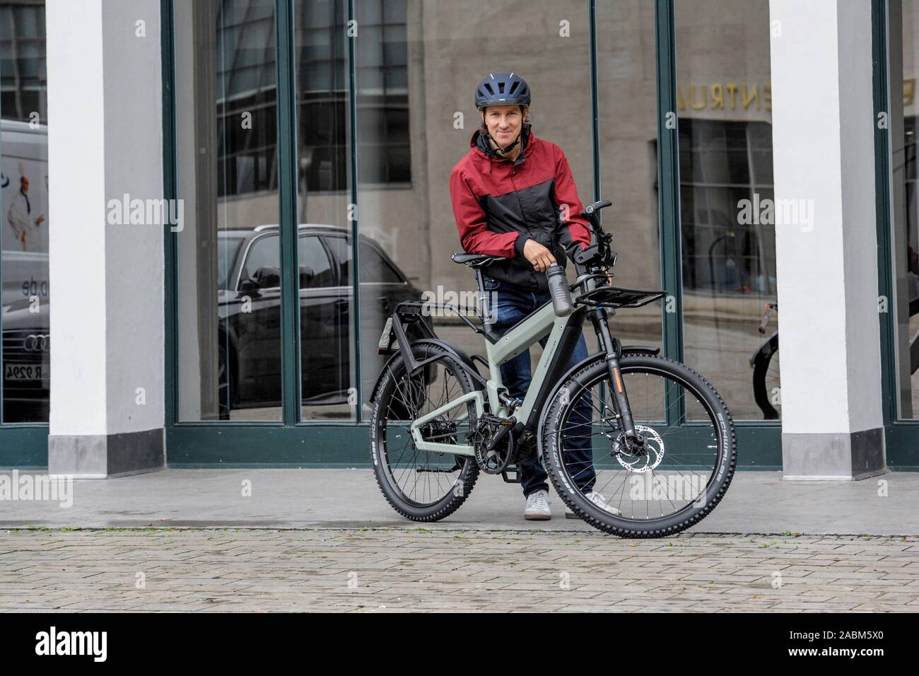 The high-end E-Bike Superdelite GT Rohloff HS of the manufacturer Riese und Müller with two batteries, which offers a motor support up to a maximum of 45 kilometers per hour. pressedienst-fahrrad GmbH presented the 'Bicycle Trends for 2020' at the Verkehrszentrum Deutsches Museum. [automated translation] Stock Photo