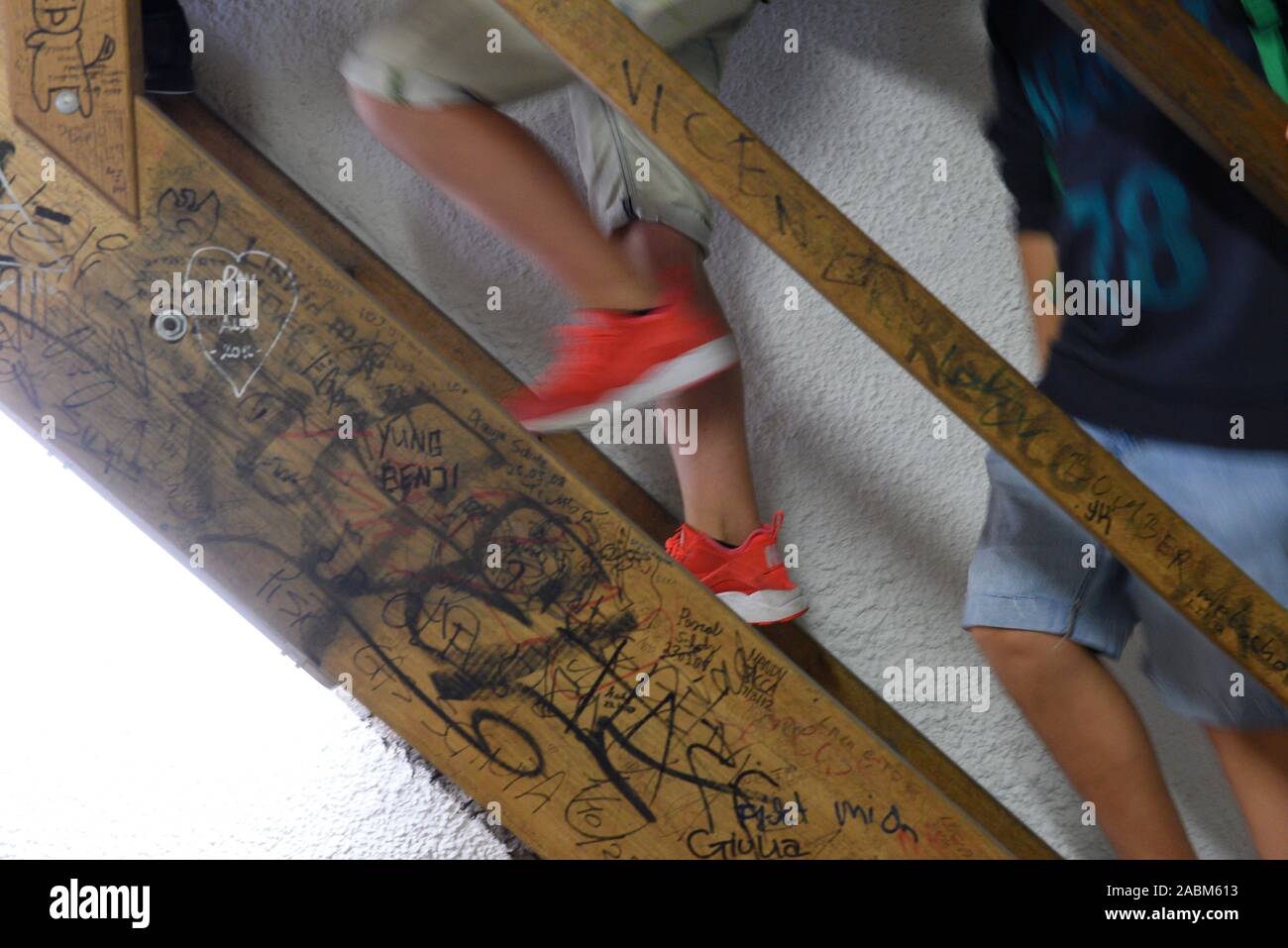 People climbing St. Peter's tower. 306 steps lead up. [automated translation] Stock Photo Alamy