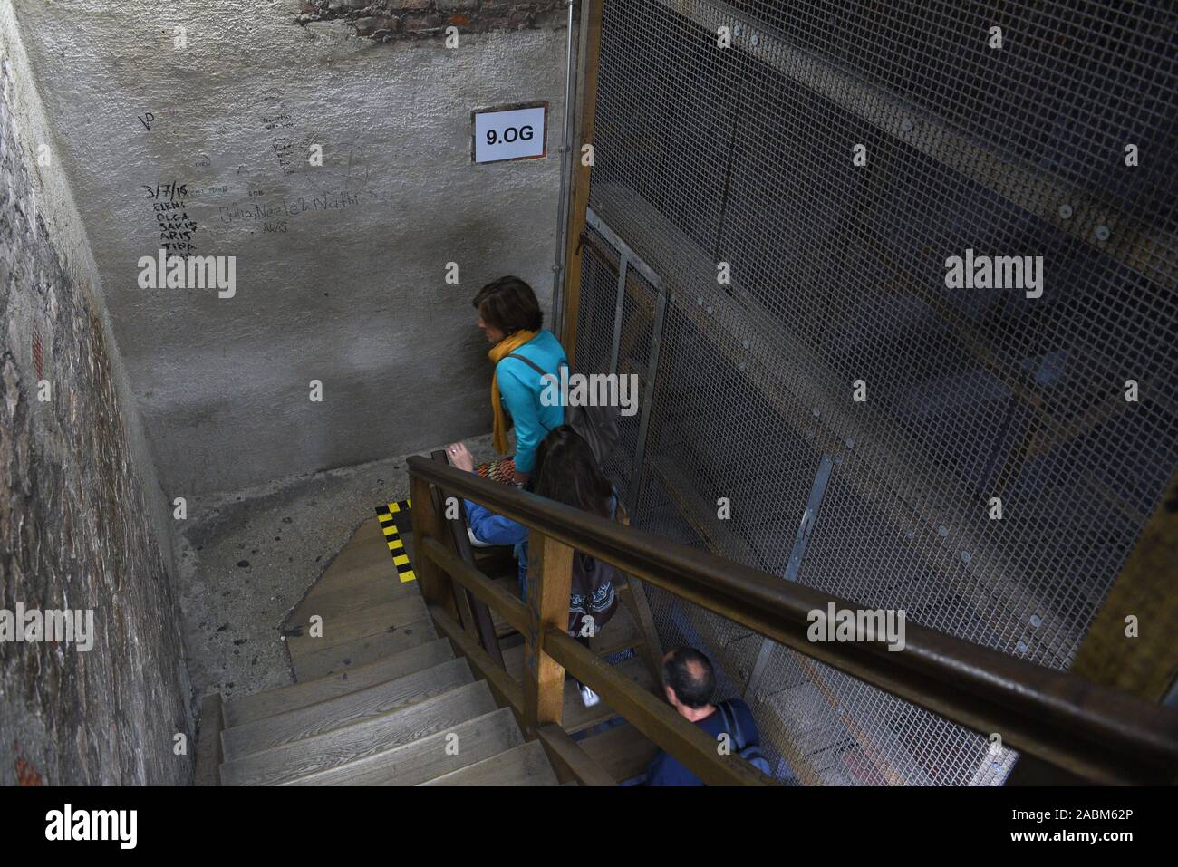 People climbing St. Peter's tower. 306 steps lead up. [automated translation] Stock Photo Alamy