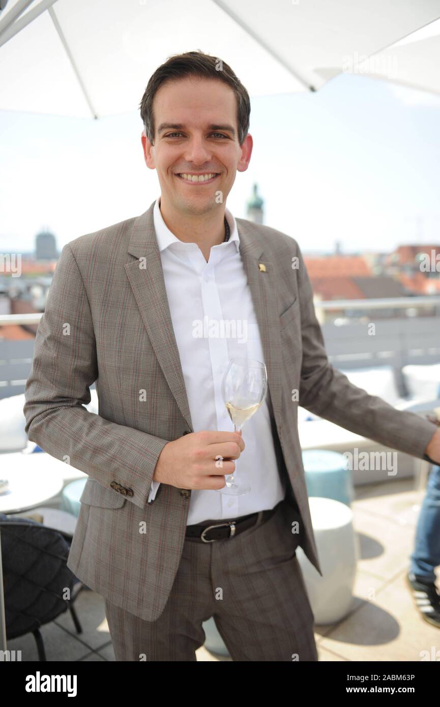 The new General Manager Dominik G. Reiner at the reopening of the roof  terrace ("The Terrace") on the Mandarin Oriental Hotel on Neuturmstrasse in  Munich city centre. [automated translation] Stock Photo -