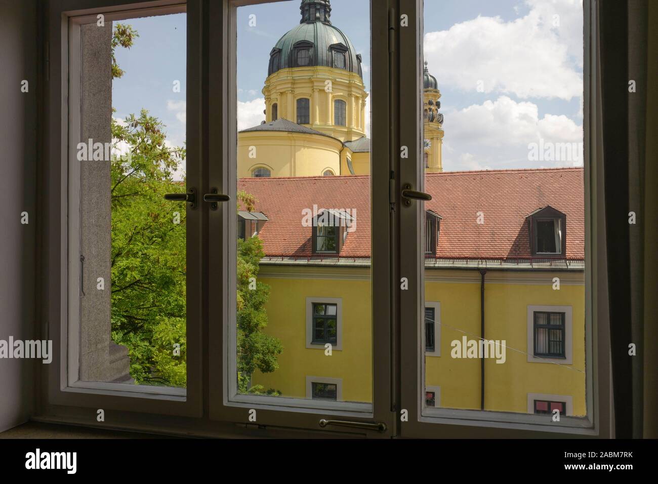 View from the office of Tanja Graf, director of the Literaturhaus München, onto the dome of the Theatinerkirche. [automated translation] Stock Photo