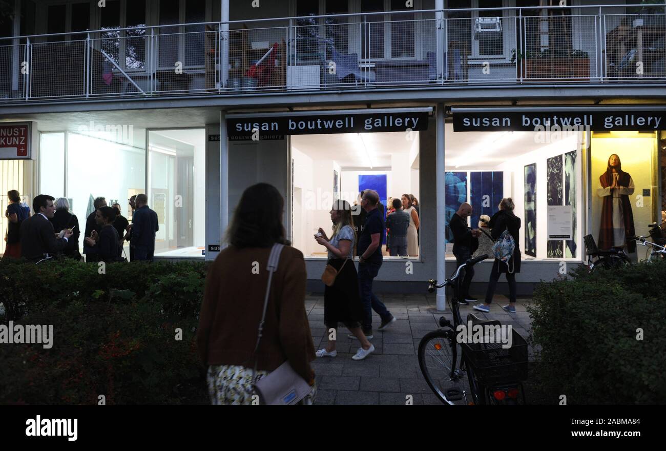 Opening weekend of the Munich art festival of 'Various Others', an association of Munich galleries. The picture shows the 'Open Art' opening in the Galerie Thomas. [automated translation] Stock Photo