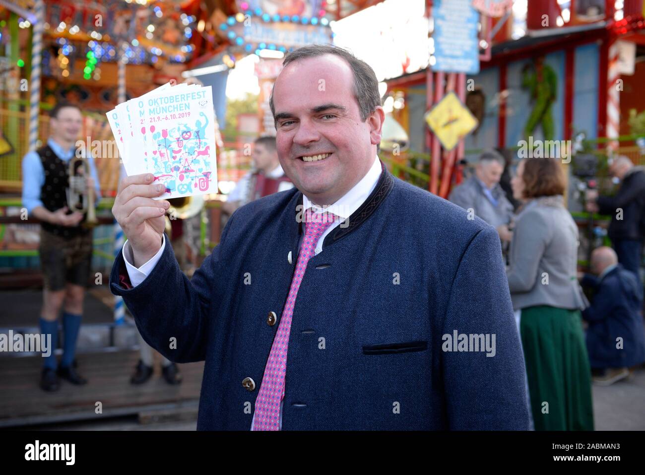 During the traditional press tour of the Oktoberfest site, the new rides and attractions will be presented in advance. The picture shows Clemens Baumgärtner (CSU) with the Wiesnflyer. [automated translation] Stock Photo