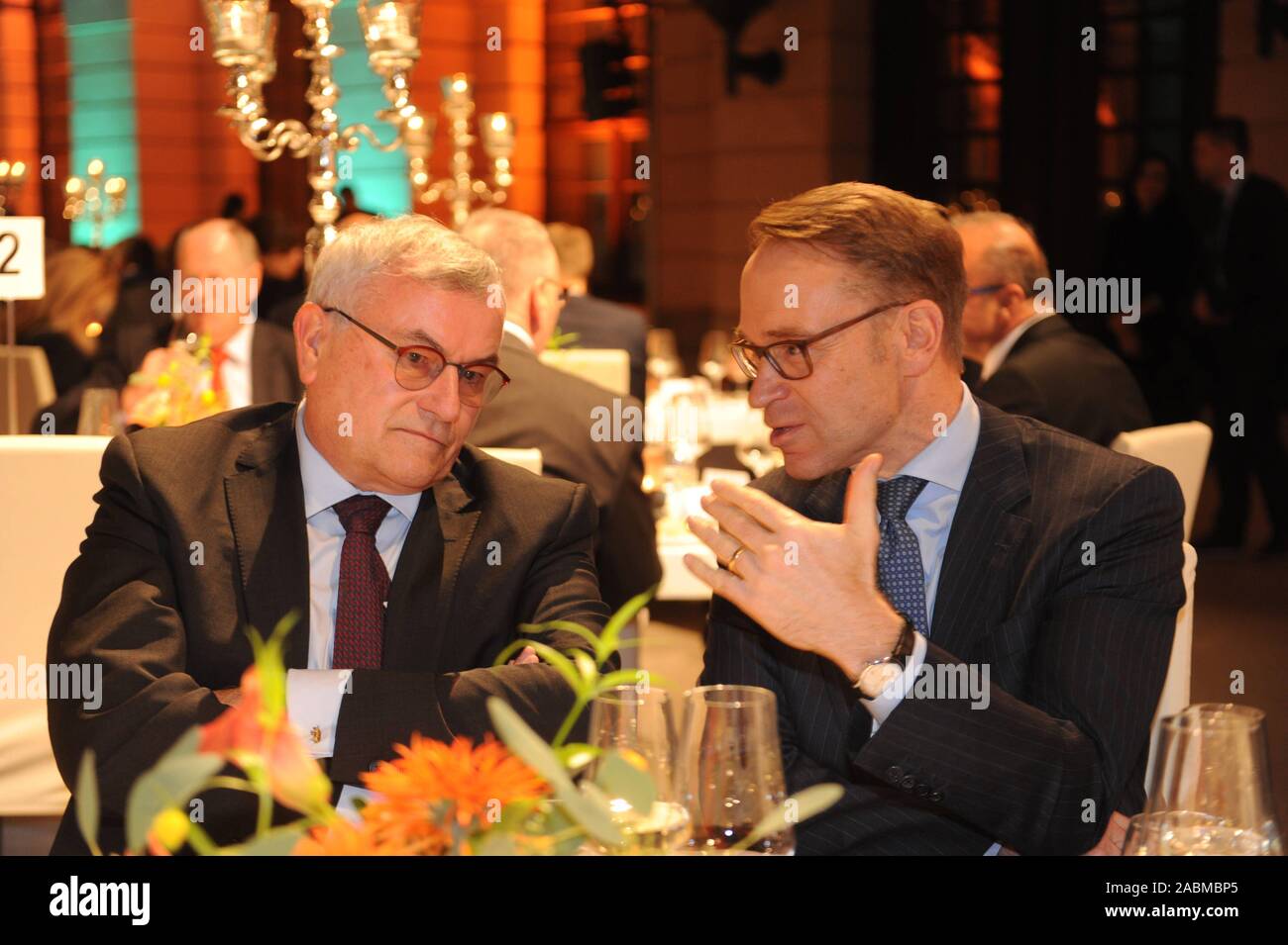 Kurt Kister, Editor-in-Chief of SZ, and Jens Weidmann, President of the Bundesbank, at the Night of the European Economy at the SZ Economic Summit in Berlin [automated translation] Stock Photo