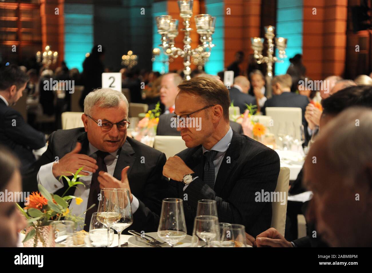 Kurt Kister, Editor-in-Chief of SZ, and Jens Weidmann, President of the Bundesbank, at the Night of the European Economy at the SZ Economic Summit in Berlin. [automated translation] Stock Photo