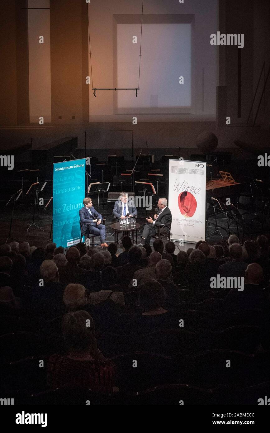 At the beginning of the series 'Wärme und Wallung' of the 'Süddeutsche Zeitung' and the Munich Chamber Orchestra, Clemens Schuldt, Stefan Kornelius and Theo Waigel discuss Germany 30 years after reunification at the Prinzregententheater in Munich. [automated translation] Stock Photo