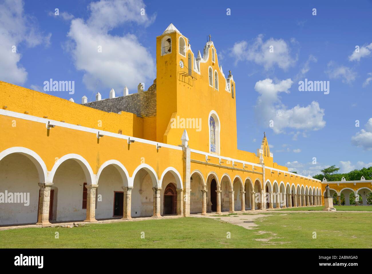 Convento De San Antonio De Padua Izamal Yucatan Mexiko Stock Photo Alamy
