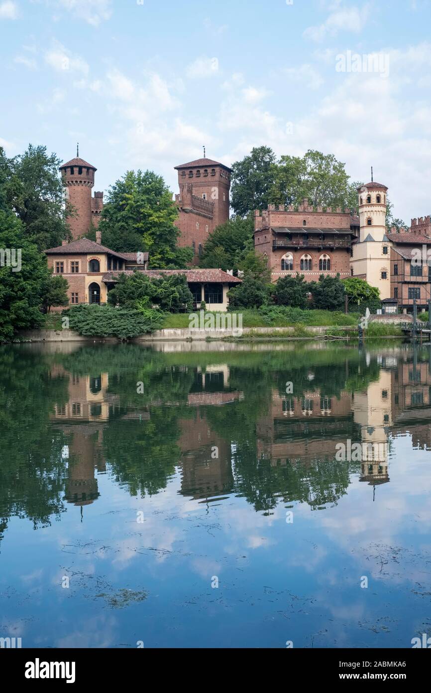 borgo medievale con castello