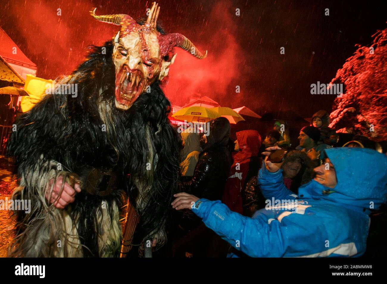 Krampusse hi-res stock photography and images - Alamy
