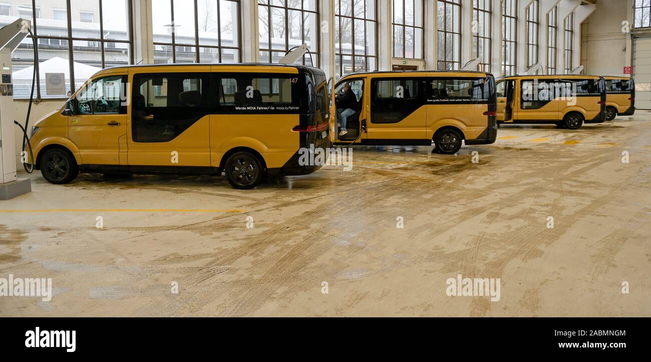 Hamburg Germany 28th Nov 19 Vehicles Of The Shuttle Service Moia Are Parked At The Charging Points In The Depot Credit Axel Heimken Dpa Alamy Live News Stock Photo Alamy