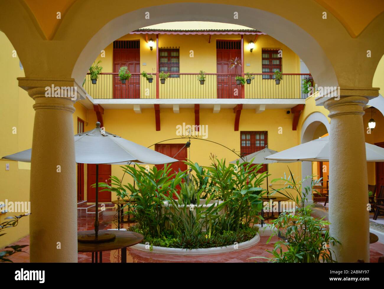 Innenhof Hotel Castelmar, Campeche, Mexiko Stock Photo
