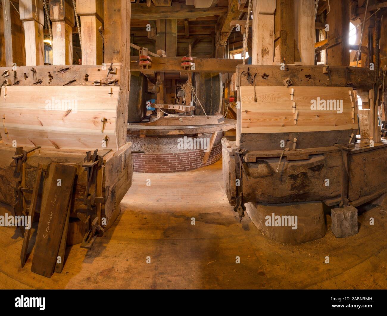 Windmill called De Ooievaar, the oil seed press, stampingmill, Zaandam