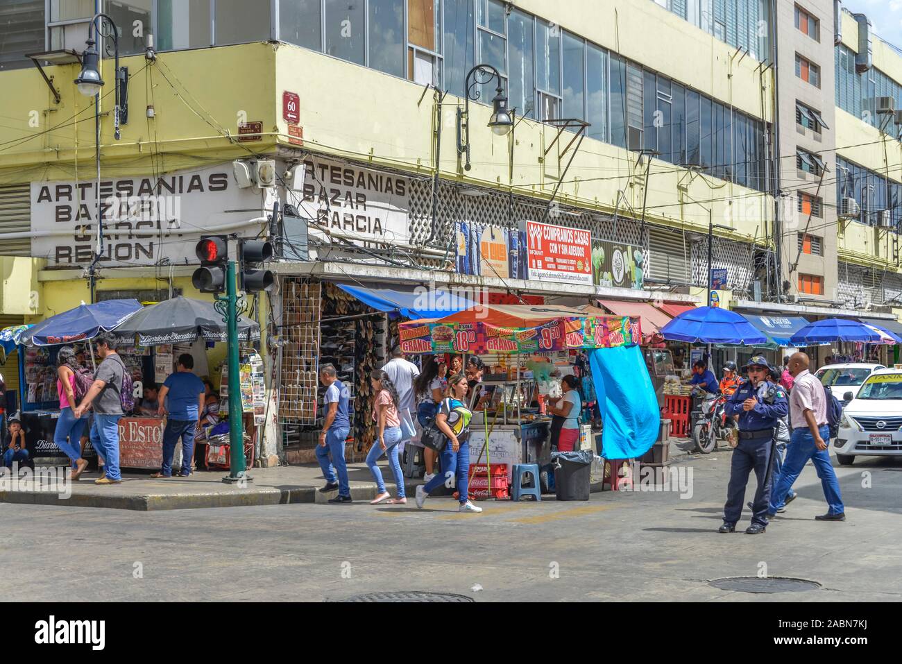 Straßenszene, Menschen, Calle 60, Merida, Yucatan, Mexiko Stock Photo