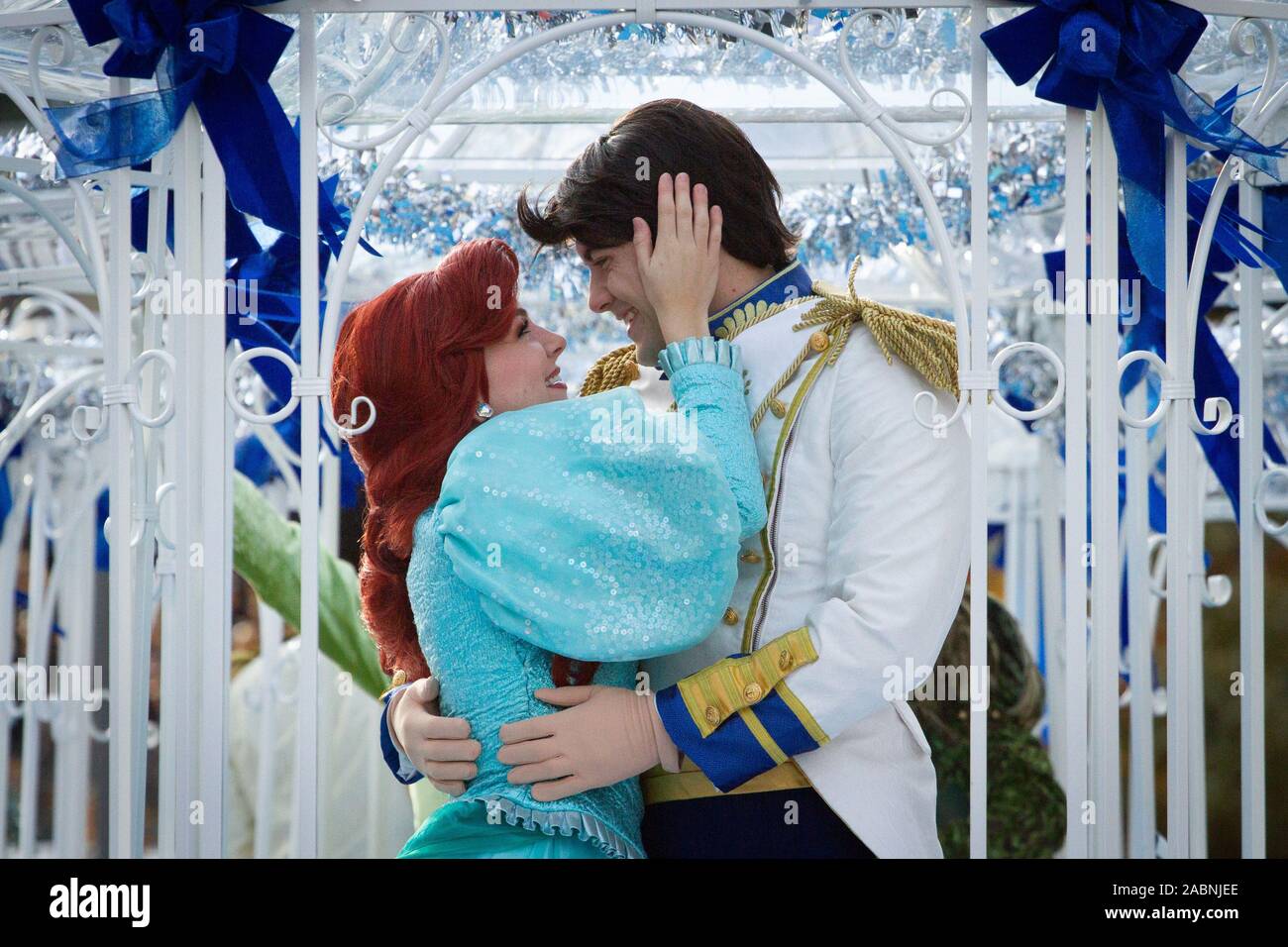Philadelphia, Pennsylvania, USA. November 28, 2019: Disney characters Ariel the Little Mermaid and Prince Eric are featured on a float in the 6ABC Thanksgiving Day Parade in Philadelphia, November 28, 2019. On the parade's 100th anniversary, strong winds grounded large balloons from the parade route, but turnout was still considerable on the city's Benjamin Franklin Parkway. (Credit Image: © Michael Candelori/ZUMA Wire) Stock Photo