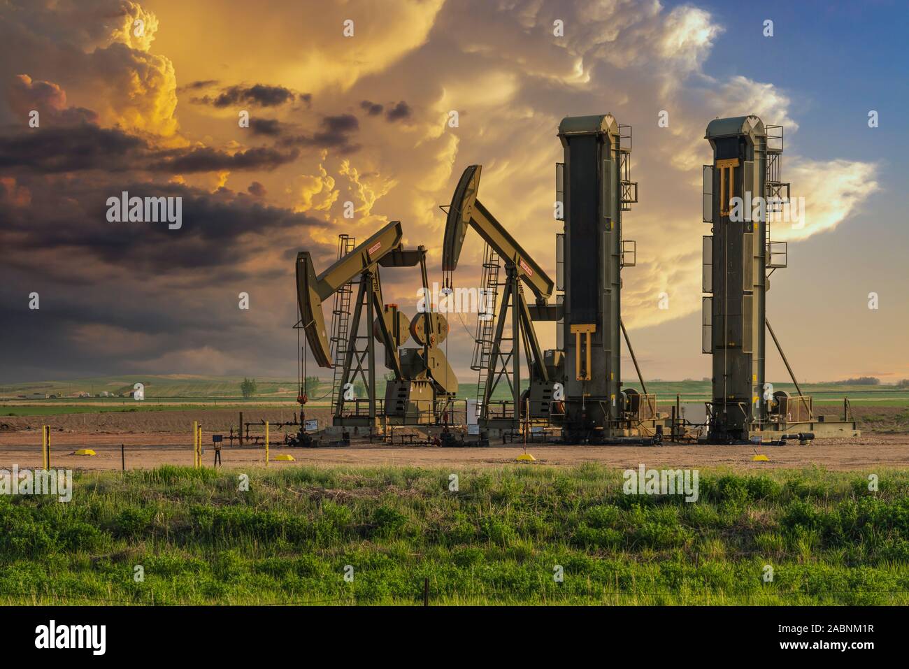 Oil pumper america hires stock photography and images Alamy